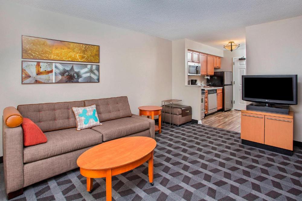 Two-Bedroom Suite with Two Queen Beds and Sofa Bed interior
